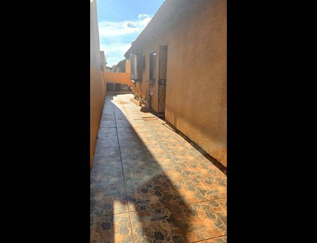 3 BEDROOM HOUSE FOR SALE IN VOSLOORUS